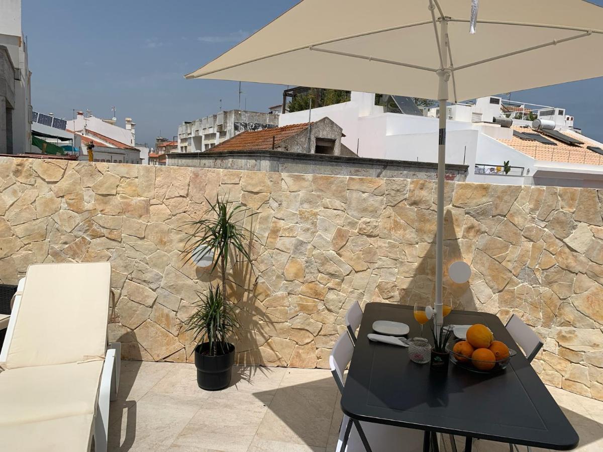 House With A Bbq Terrace In The Centre Of Lagos Exterior foto